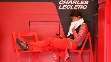 Leclerc sobre su continuidad con Ferrari: "Esa no es la pregunta ahora..."