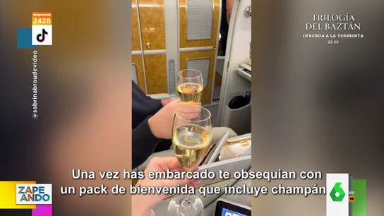 Champán, ducha y suites privadas: una chica comparte en sus redes los detalles de su vuelo de 18.000 dólares Champán, ducha y suites privadas: una chica comparte en sus redes los detalles de su vuelo de 18.000 dólares