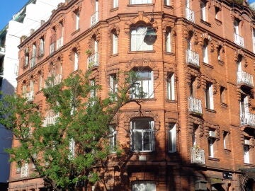 'La colorada', edificio emblemático de la ciudad de Buenos Aires en Argentina.