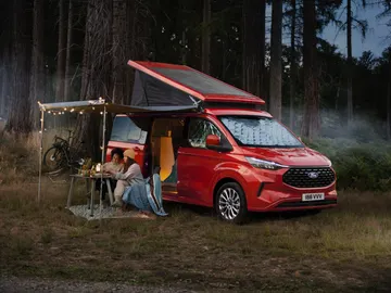 La última furgoneta “camperizada” de Ford hará las delicias de los más viajeros La última furgoneta “camperizada” de Ford hará las delicias de los más viajeros