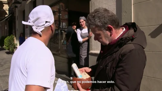 "Que llamen a la supervisora": una panadera interrumpe la entrevista de Chicote sobre el fraude del pan de masa madre "Que llamen a la supervisora": una panadera interrumpe la entrevista de Chicote sobre el fraude del pan de masa madre