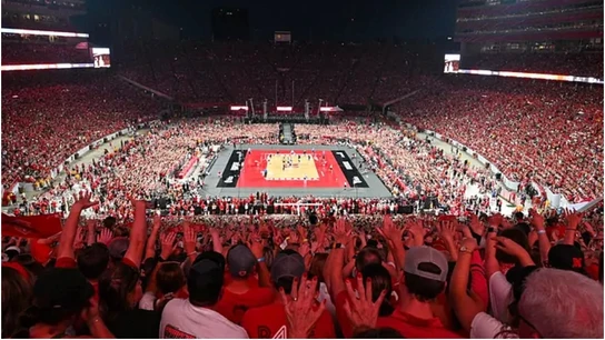 Record de asistencia en el deporte femenino: 92.003 persoans en un partido de voleibol Record de asistencia en el deporte femenino: 92.003 persoans en un partido de voleibol