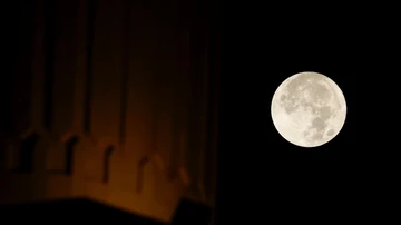 The amazing images of the super blue moon around the world The super blue moon in the southern Gaza Strip.
