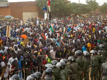 Miles de manifestantes piden la salida inmediata de las tropas francesas de Níger