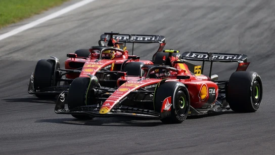 Carlos Sainz, contra Charles Leclerc Carlos Sainz, contra Charles Leclerc
