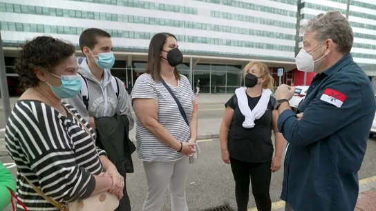 Los familiares de los pacientes del HUCA estallan: "Hemos tenido que mirar en Google qué pescado era" Los familiares de los pacientes del HUCA estallan: "Hemos tenido que mirar en Google qué pescado era"