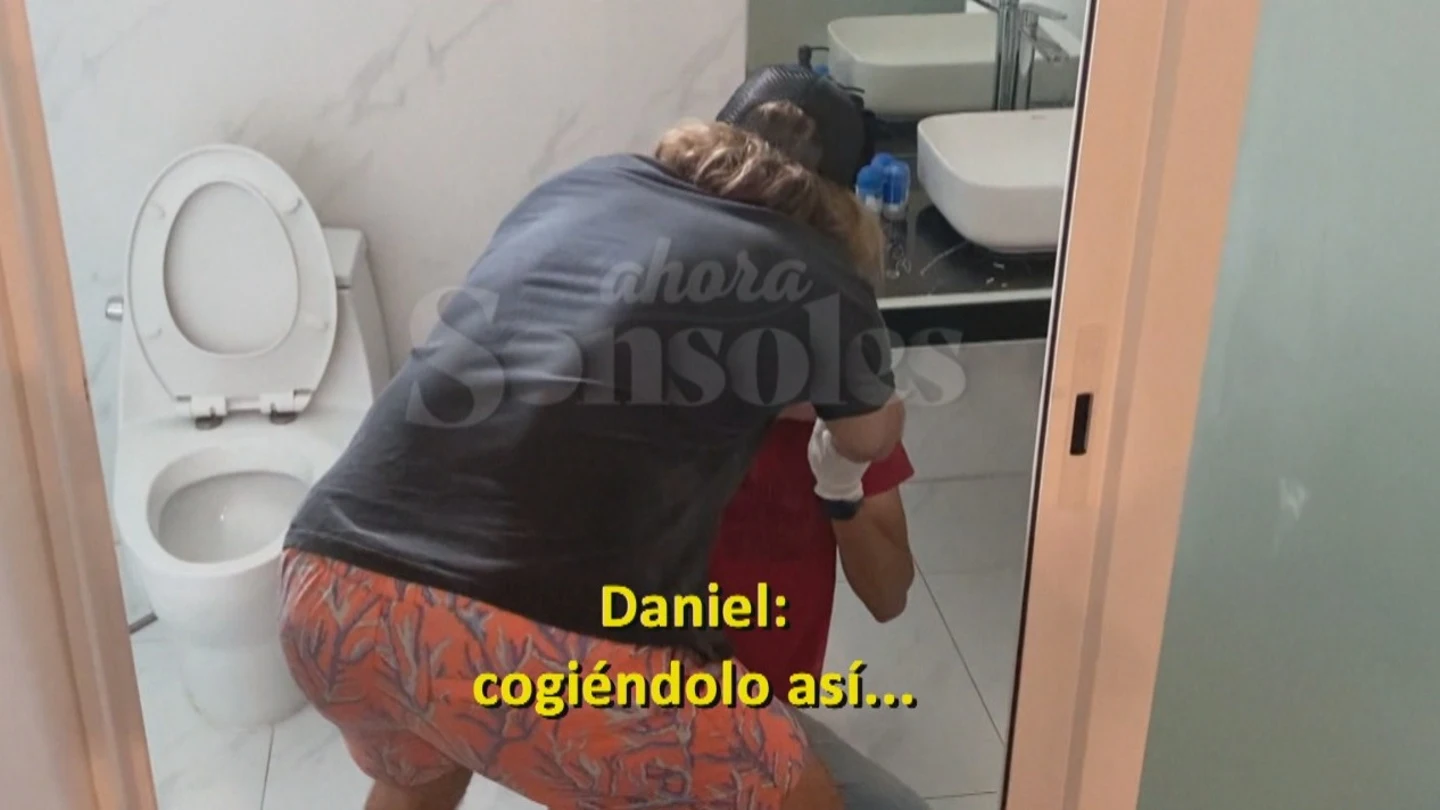 Daniel Sancho explicó a la policía tailandesa paso por paso cómo acabó con la vida de Edwin Arrieta Daniel Sancho explicó a la policía tailandesa paso por paso cómo acabó con la vida de Edwin Arrieta