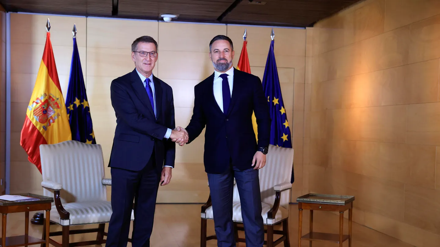 Feijóo se reúne con Santiago Abascal en el Congreso Feijóo se reúne con Santiago Abascal en el Congreso