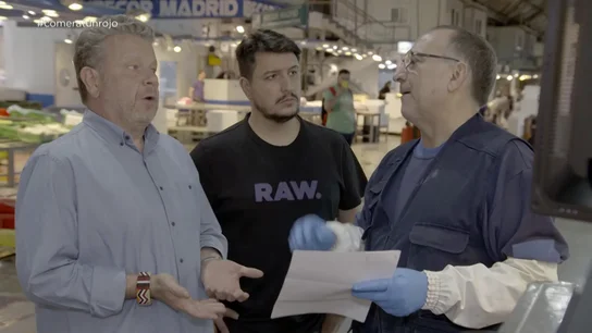 Un distribuidor de atún rojo porfía con Chicote que puede ver si el atún rojo tiene histamina a simple vista: "No me jodas" Un distribuidor de atún rojo porfía con Chicote que puede ver si el atún rojo tiene histamina a simple vista: "No me jodas"