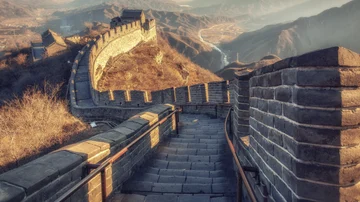Two arrested for damaging the Great Wall of China in an “irreparable” way with an excavator Two arrested for damaging the Great Wall of China in an “irreparable” way with an excavator