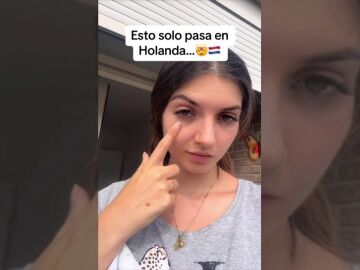 Una joven muestra lo que hacen los holandeses habitualmente en su país: "Haces eso en España y te multan"