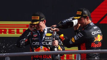 Max Verstappen y Sergio Pérez 