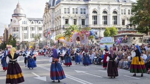 Desfile del Día de América en Oviedo