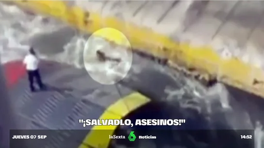 Detenidos los miembros de una tripulación por dejar morir a un ciudadano que intentó subirse a un ferry en Grecia Detenidos los miembros de una tripulación por dejar morir a un ciudadano que intentó subirse a un ferry en Grecia