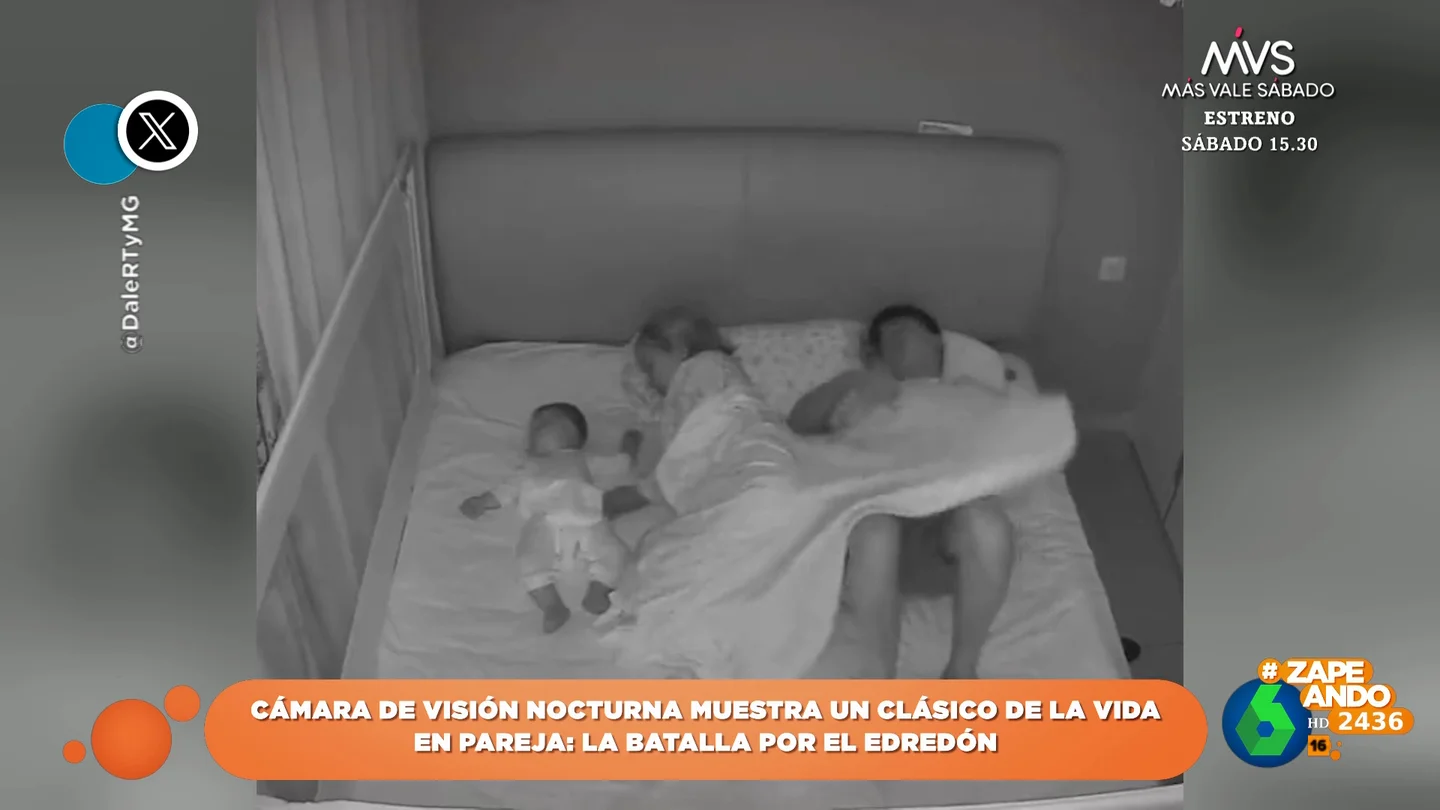 Una cámara nocturna muestra la 'batalla' de un hombre entre la responsabilidad y el instinto por hacerse con la sábana Una cámara nocturna muestra la 'batalla' de un hombre entre la responsabilidad y el instinto por hacerse con la sábana