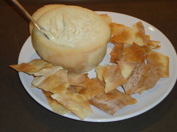 Torta del Casar, queso del Casar de Cáceres