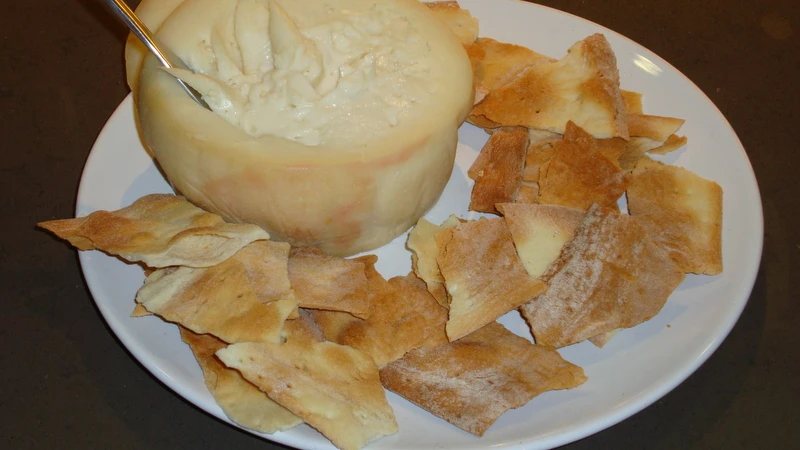 Torta del Casar, queso del Casar de Cáceres Torta del Casar, queso del Casar de Cáceres