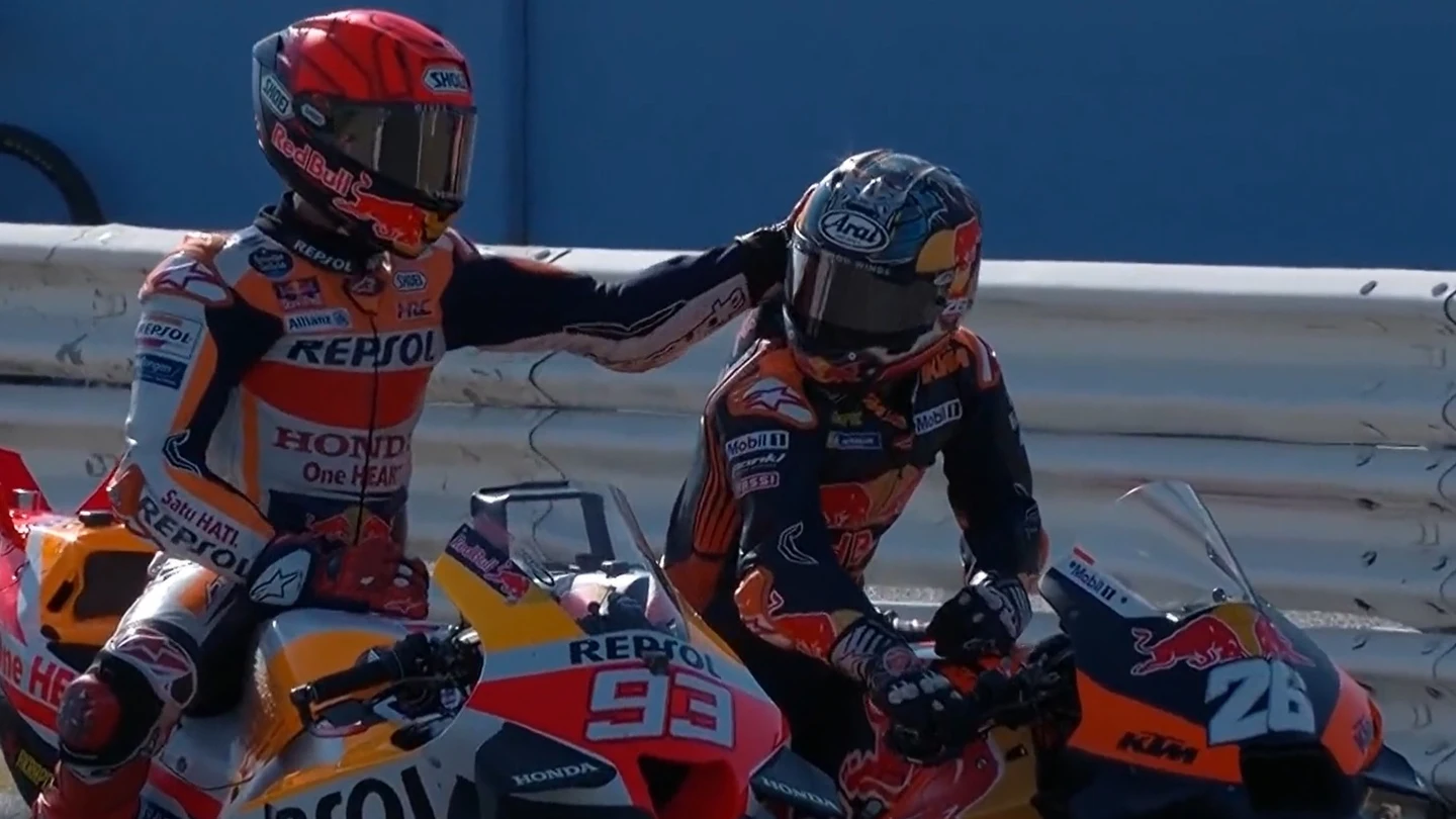 Marc Márquez agradece a Dani Pedrosa Marc Márquez agradece a Dani Pedrosa
