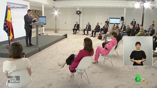 Vídeo manipulado - La reacción de Pedro Sánchez cuando le ponen este extraño vídeo en plena comparecencia Vídeo manipulado - La reacción de Pedro Sánchez cuando le ponen este extraño vídeo en plena comparecencia