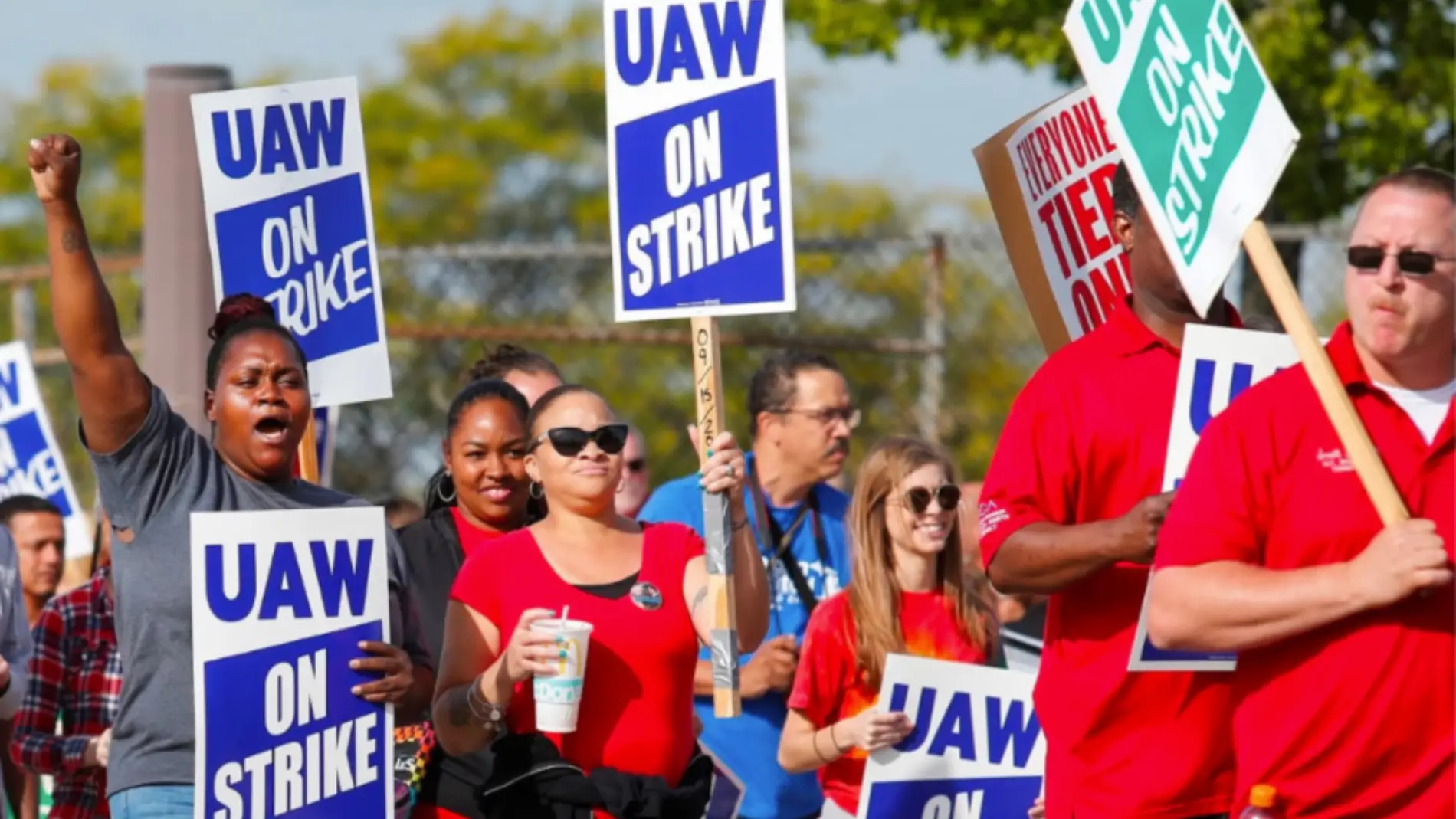 Una huelga de trabajadores en Estados Unidos se cierne sobre Ford, General Motors y Stellantis