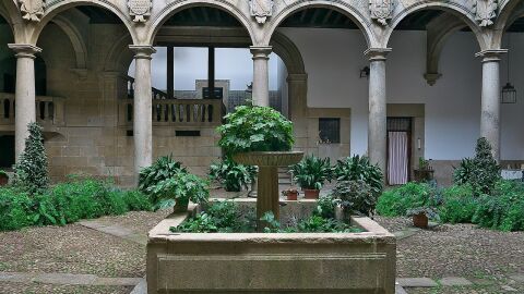 Patio. Palacio de Mirabel de Plasencia.