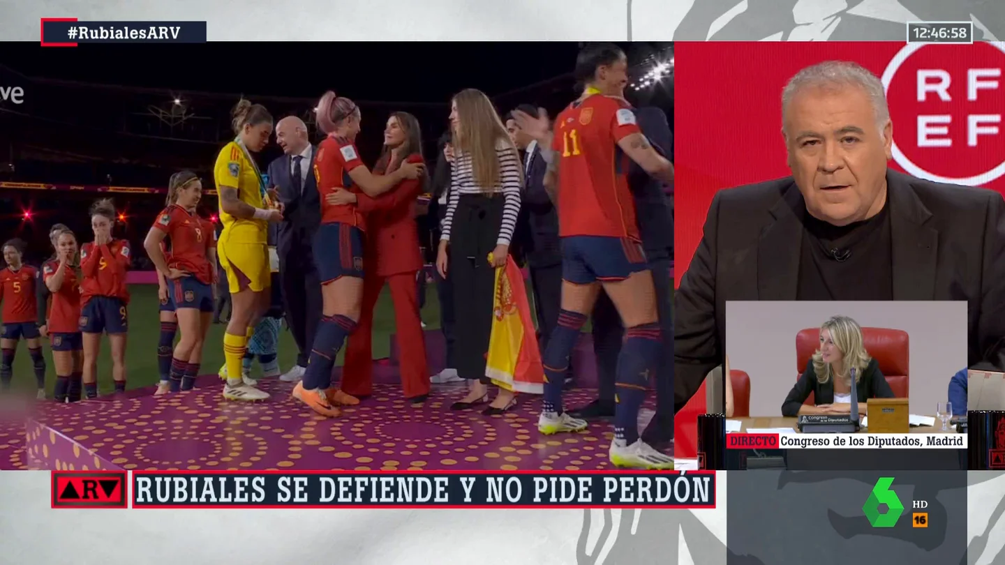 La reacción de Ferreras al escuchar las declaraciones de Rubiales: "No me imagino cogiendo a Unai Simón como Atenea" La reacción de Ferreras al escuchar las declaraciones de Rubiales: "No me imagino cogiendo a Unai Simón como Atenea"