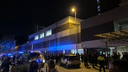 Pelea multitudinaria dentro del hospital Germans Trias i Pujol de Badalona (Barcelona). Pelea multitudinaria dentro del hospital Germans Trias i Pujol de Badalona (Barcelona).