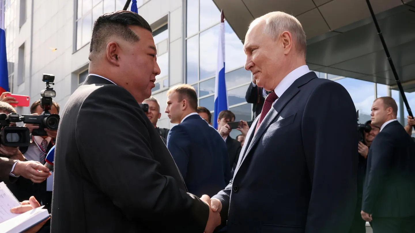 El líder norcoreano, Kim Jong-Un, con el ruso Valdímir Putin en Vladivostok. El líder norcoreano, Kim Jong-Un, con el ruso Valdímir Putin en Vladivostok.