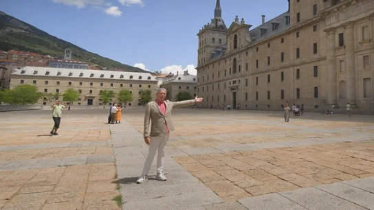 Cosas que quizá no sabías del Monasterio del Escorial: de las sorprendentes condiciones de sus obreros a por qué los libros están girados Cosas que quizá no sabías del Monasterio del Escorial: de las sorprendentes condiciones de sus obreros a por qué los libros están girados