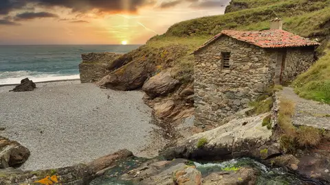 Playa de La Vallina, en Cudillero (Asturias) Playa de La Vallina, en Cudillero (Asturias)