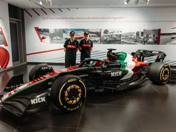 Alfa Romeo hace oficial la renovación de Zhou Guanyu Alfa Romeo hace oficial la renovación de Zhou Guanyu