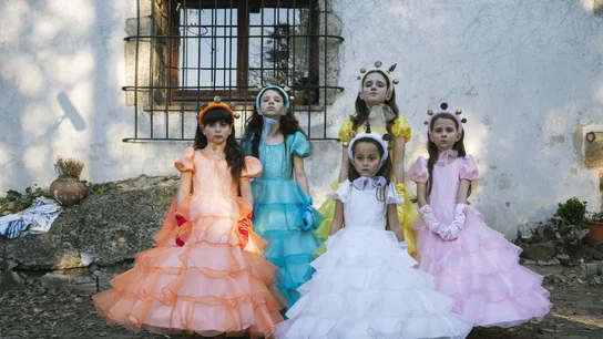 'La Mesías' cuenta también con un amplio elenco de pequeños intérpretes noveles. 'La Mesías' cuenta también con un amplio elenco de pequeños intérpretes noveles.