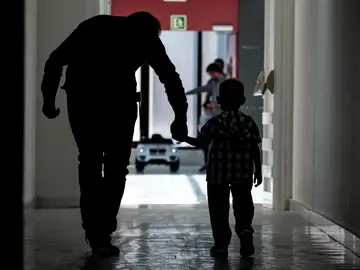 Acompañar a un niño solo hospitalizado acelera su curación y acorta la estancia Acompañar a un niño solo hospitalizado acelera su curación y acorta la estancia