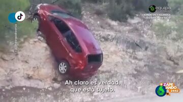 El desastroso final de un coche que al ser retirado de un terraplén: "No puede ser"