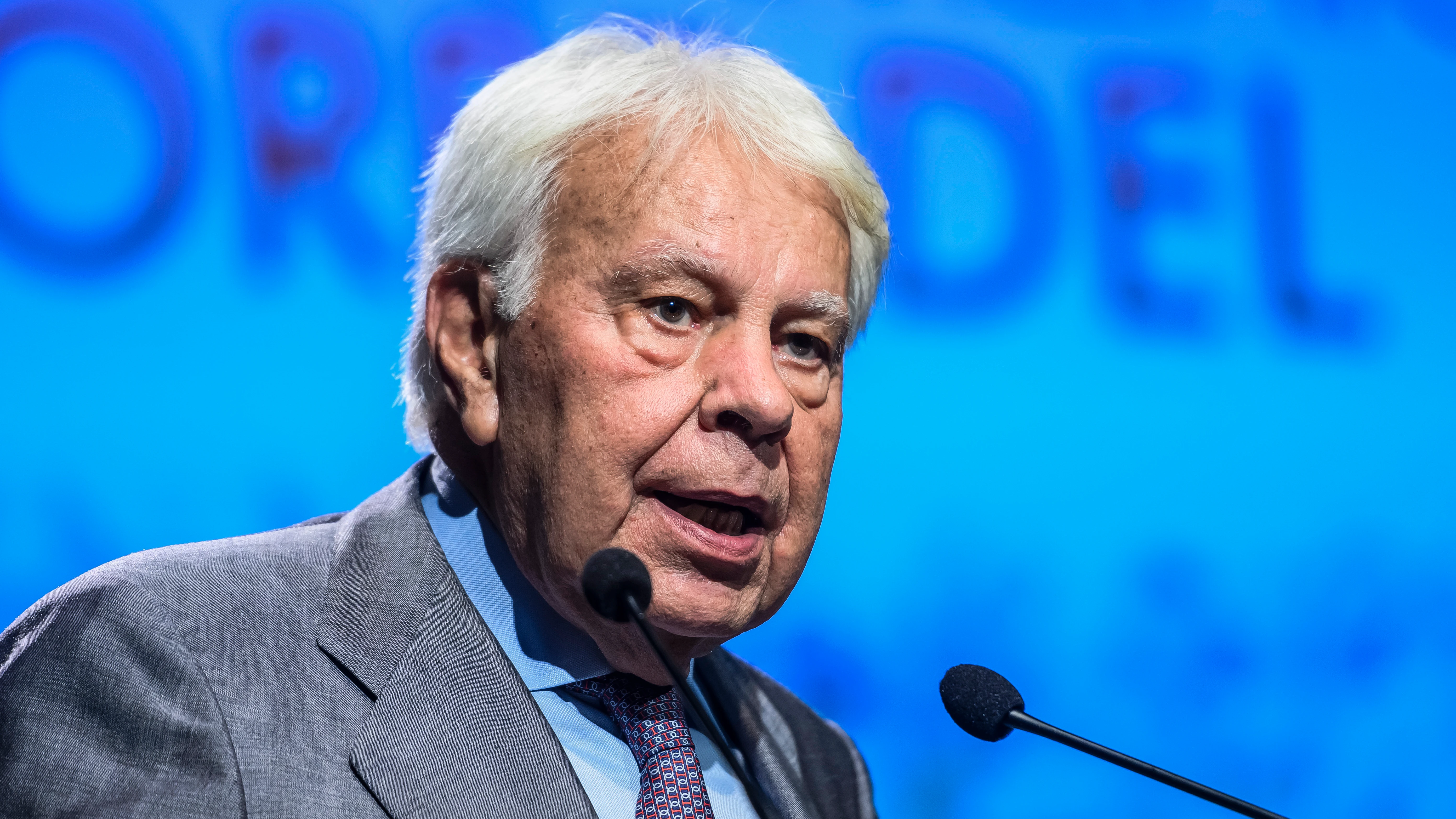 El expresidente del Gobierno Felipe González en su discurso tras recibir el Premio Iberoamericano Torre del Oro