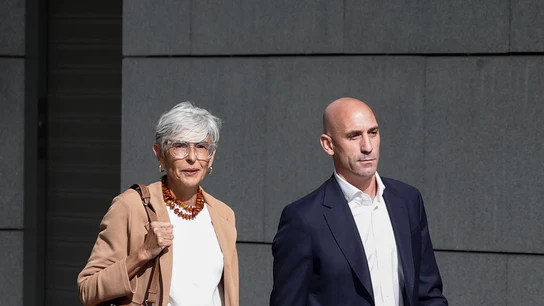 Luis Rubiales y su abogada, Olga Tubau, a su llegada a la Audiencia Nacional Luis Rubiales y su abogada, Olga Tubau, a su llegada a la Audiencia Nacional