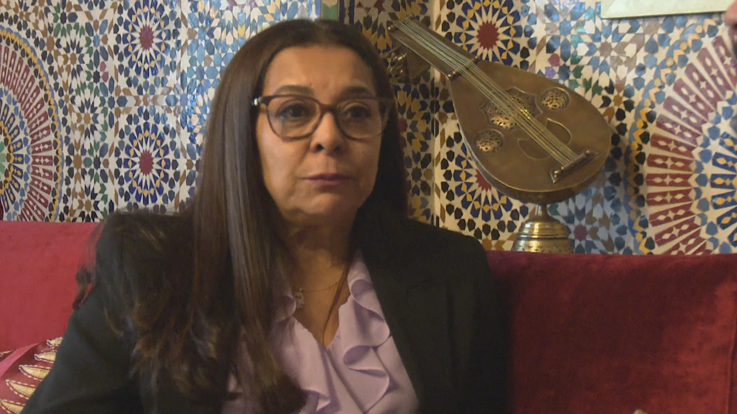 La embajadora de Marruecos, tajante ante las críticas a Mohamed VI tras el terremoto: "Lo más importante es la acción, no la foto" La embajadora de Marruecos, tajante ante las críticas a Mohamed VI tras el terremoto: "Lo más importante es la acción, no la foto"