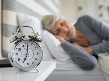 Persona mayor durmiendo Persona mayor durmiendo