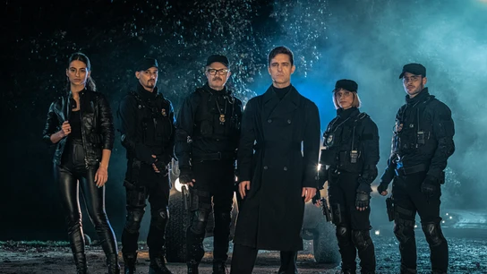 Berlín y su banda en el nuevo spin-off de 'La casa de papel' que llegará el 29 de diciembre. Berlín y su banda en el nuevo spin-off de 'La casa de papel' que llegará el 29 de diciembre.