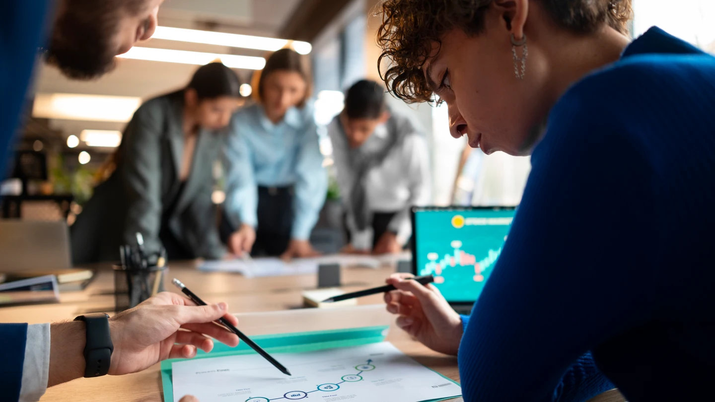 "Te ayudará a conseguir tus objetivos": una psicóloga revela las 10 claves para mejorar tu autoestima en el trabajo "Te ayudará a conseguir tus objetivos": una psicóloga revela las 10 claves para mejorar tu autoestima en el trabajo
