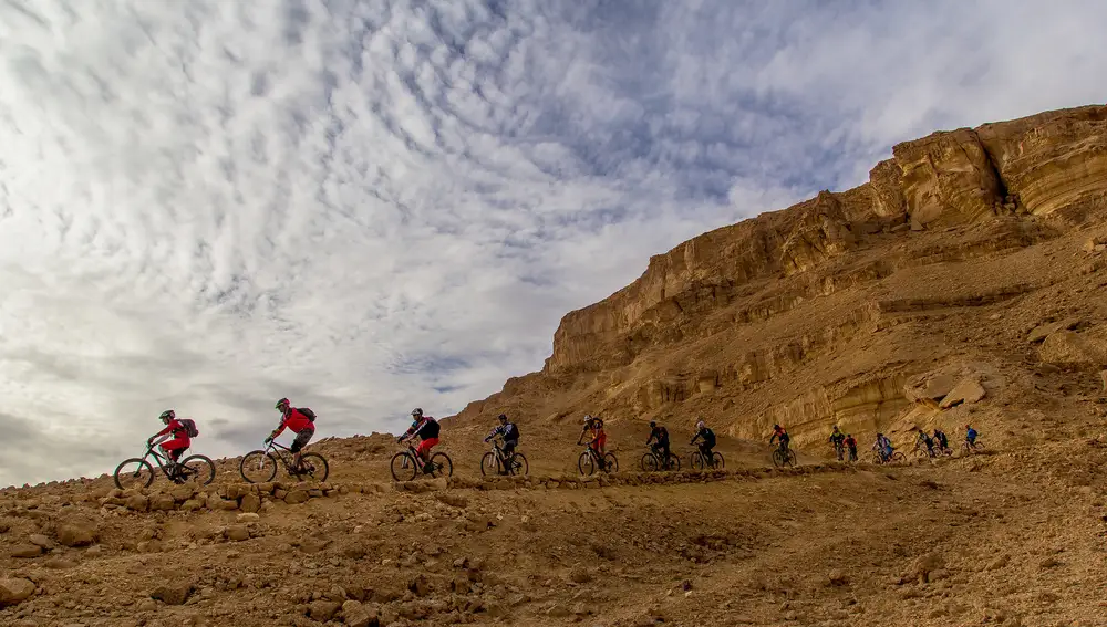 Rutas en bicicleta por el desierto del Negev
