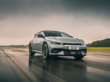 Probamos el KIA EV6 GT: un SUV eléctrico con modo 'drift' que puede comerse a muchos superdeportivos Probamos el KIA EV6 GT: un SUV eléctrico con modo 'drift' que puede comerse a muchos superdeportivos