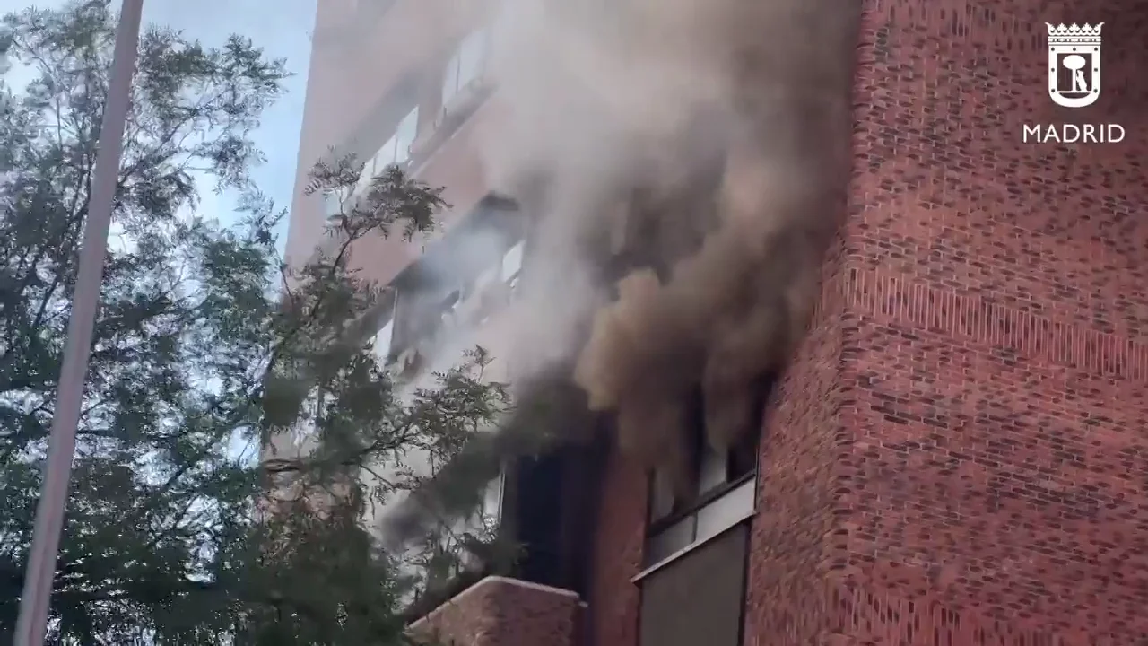 Muere un hombre en el incendio de una vivienda en Vallecas