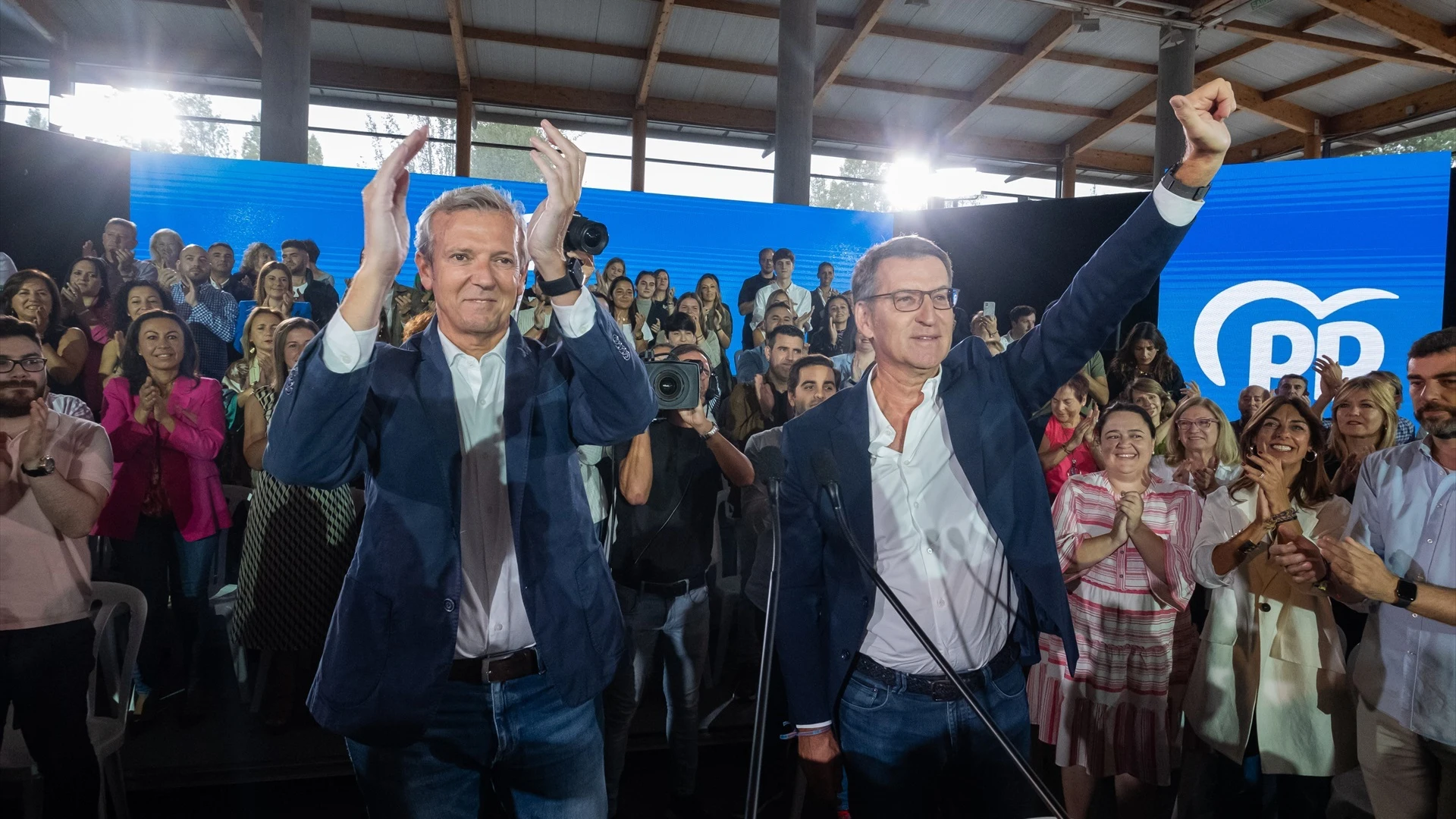 El presidente del Partido Popular, Alberto Nuñez Feijóo, y el presidente de la Xunta, Alfonso Rueda.