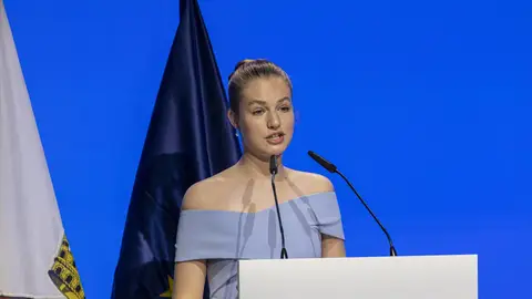 Leonor de Borbón, Princesa de Asturias, interviene con un discurso durante la entrega de los galardones.