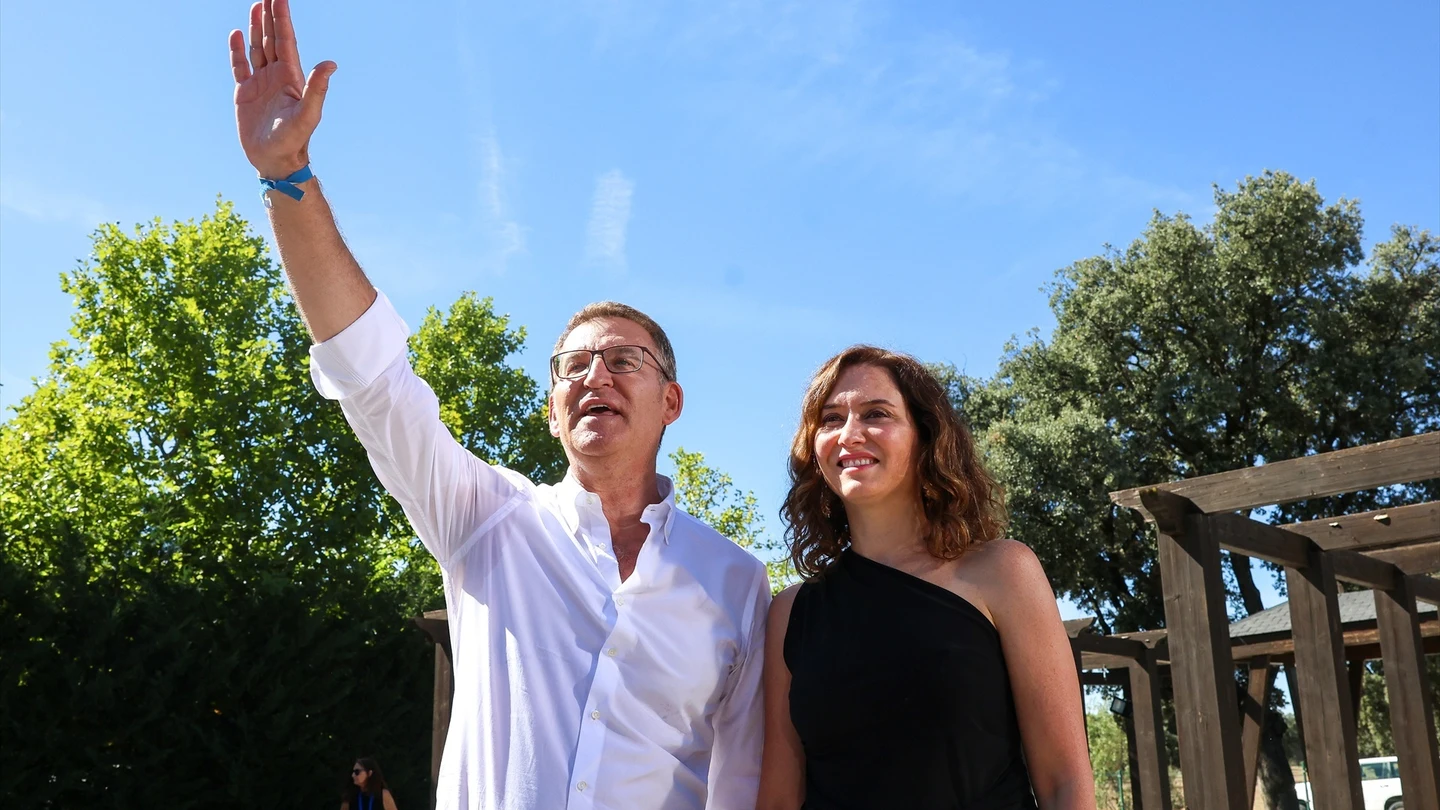 Alberto Núñez Feijóo junto a Isabel Díaz Ayuso en un acto en agosto en Madrid Alberto Núñez Feijóo junto a Isabel Díaz Ayuso en un acto en agosto en Madrid/ Marta Fernández / Europa Press