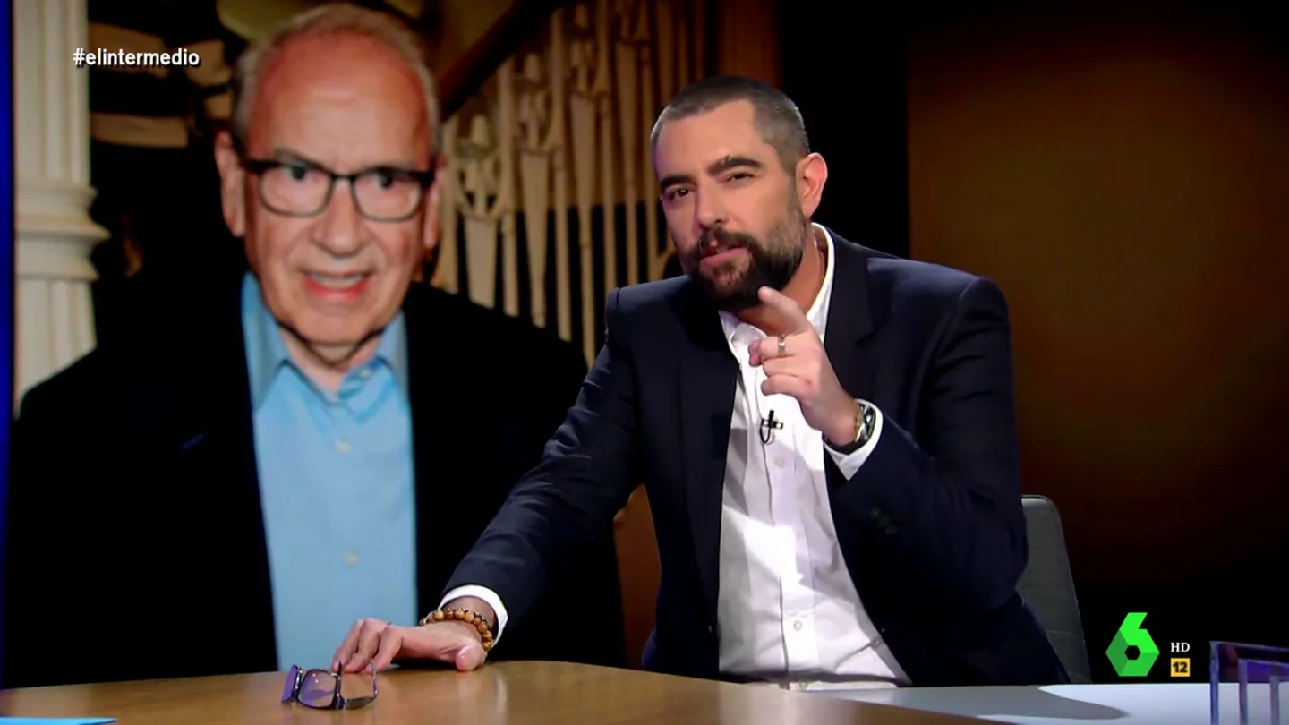 Dani Mateo, a Alfonso Guerra tras su machismo hacia Yolanda Díaz: "En su caso, el feminismo tarda más en subir que la mecha" Dani Mateo, a Alfonso Guerra tras su machismo hacia Yolanda Díaz: "En su caso, el feminismo tarda más en subir que la mecha"