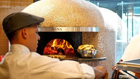 Cocina del restaurante Mena, en LaFinca Grand Café Cocina del restaurante Mena, en LaFinca Grand Café