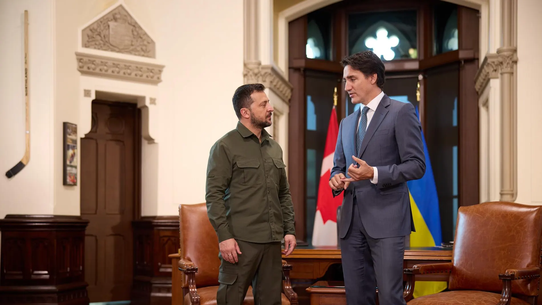 El presidente ucraniano, Volodímir Zelenski, junto al primer ministro canadiense, Justin Trudeau, en Ottawa