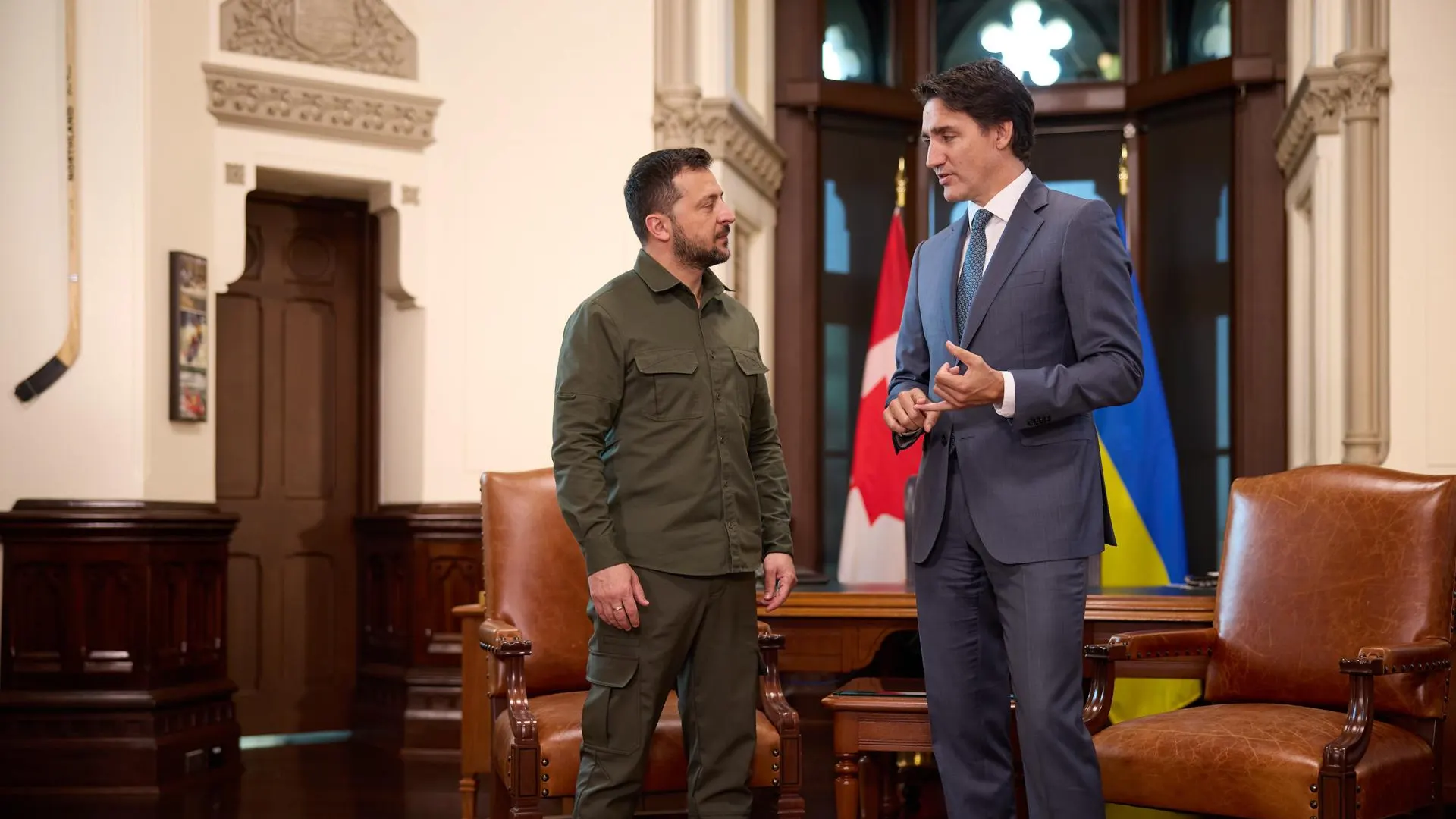 El presidente ucraniano, Volodímir Zelenski, junto al primer ministro canadiense, Justin Trudeau, en Ottawa